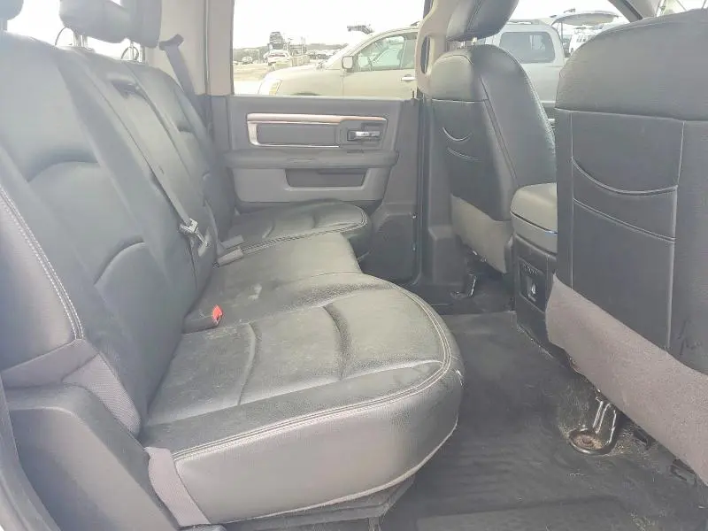 2017 RAM 1500 SLT  