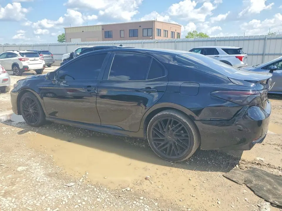 2018 TOYOTA CAMRY SE  