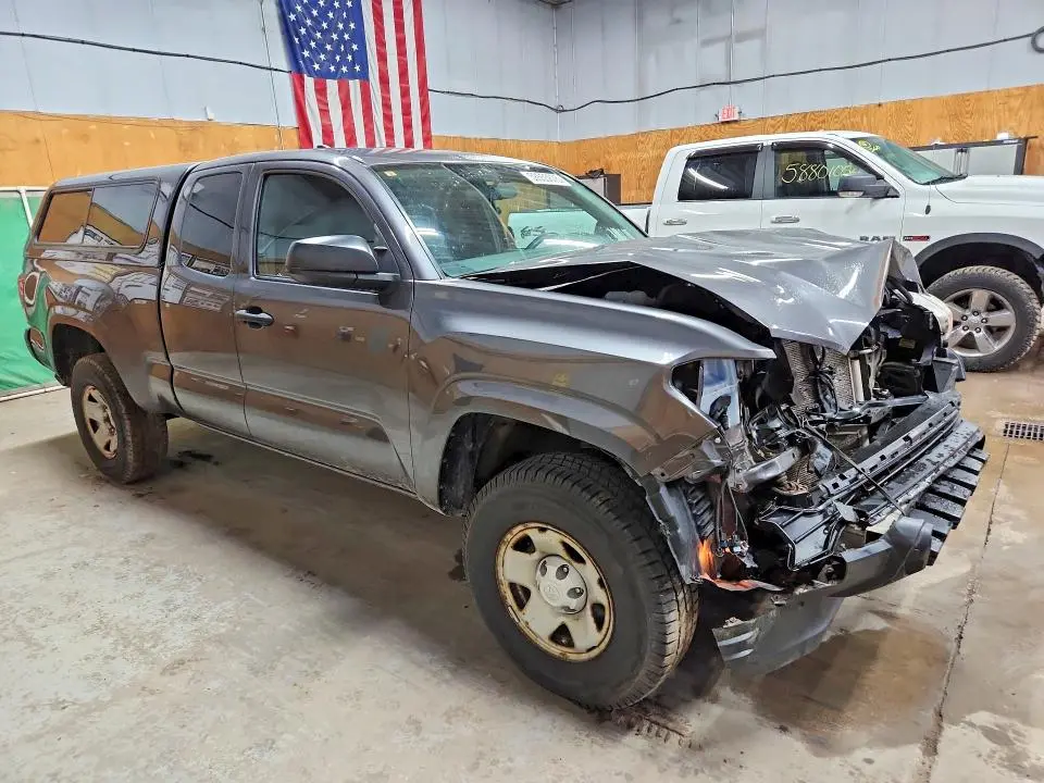 2016 TOYOTA TACOMA SR  