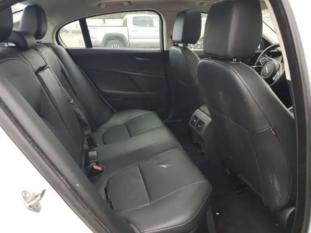 2019 JAGUAR XE   