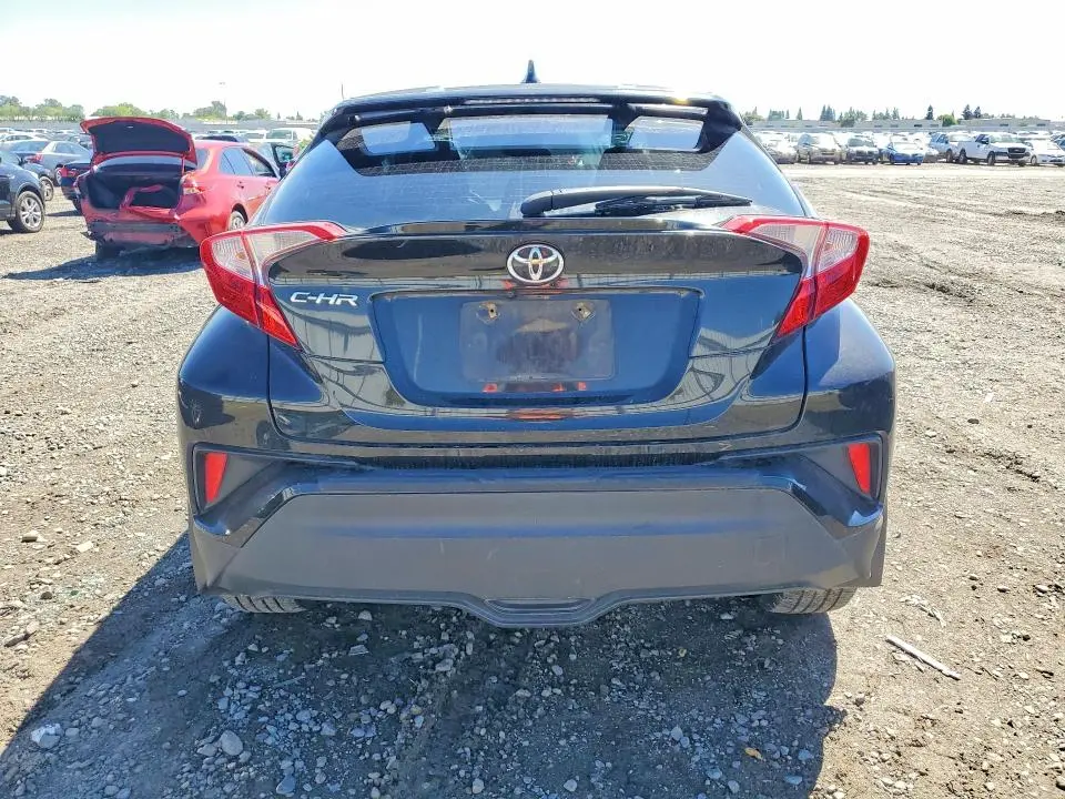 2018 TOYOTA C-HR XLE  