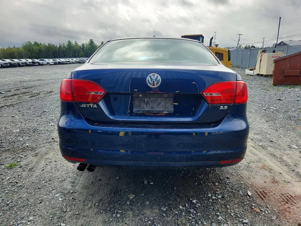 2013 VOLKSWAGEN JETTA SE  