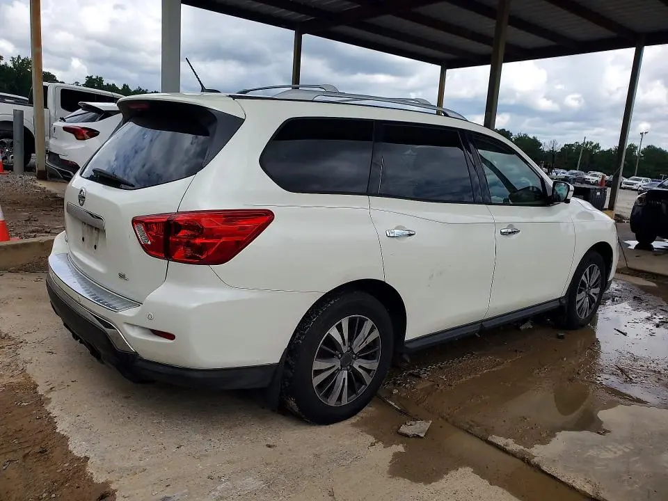 2017 NISSAN PATHFINDER SL  