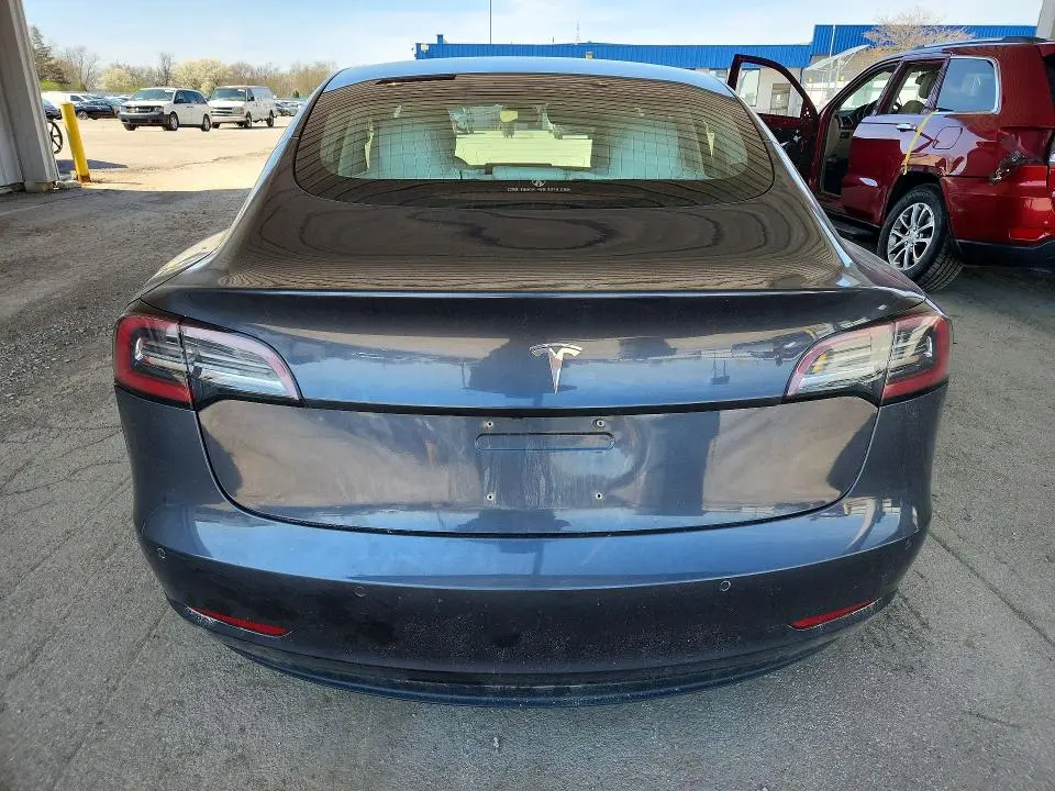 2018 TESLA MODEL 3   