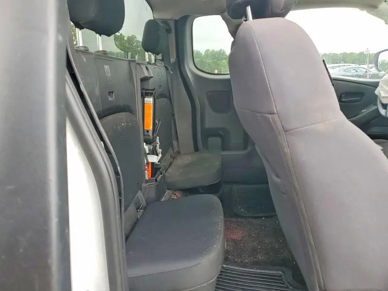 2024 NISSAN FRONTIER S  