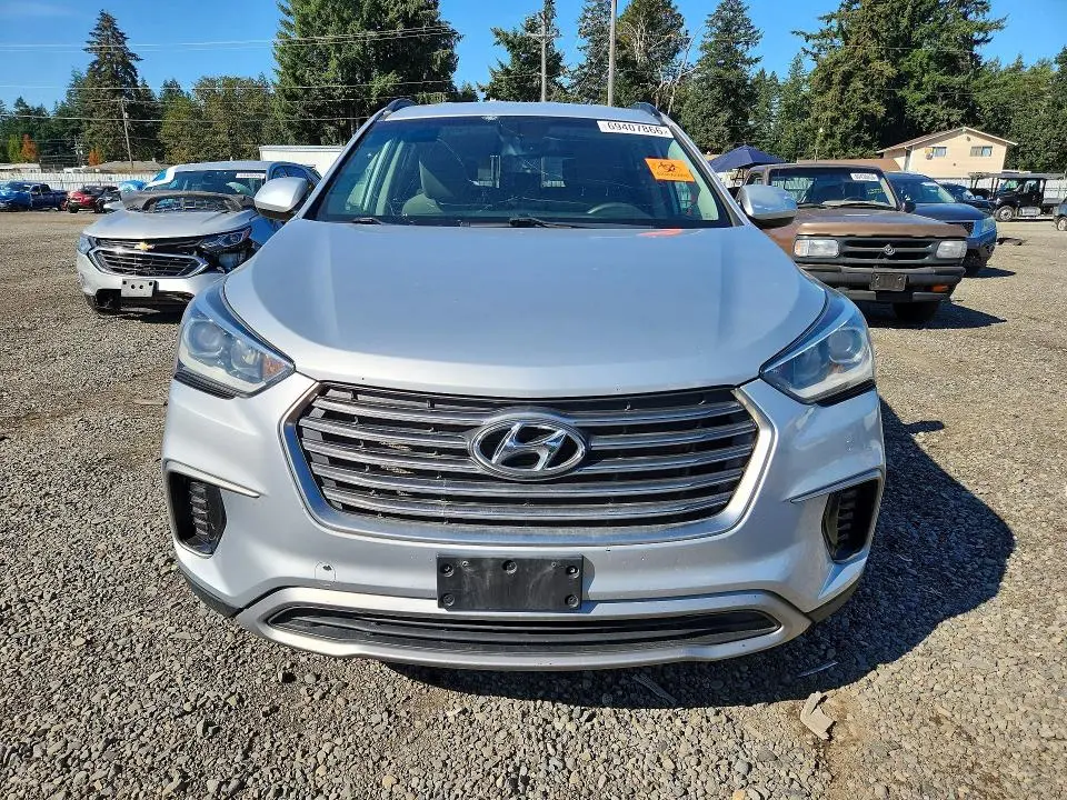 2017 HYUNDAI SANTA FE SE  