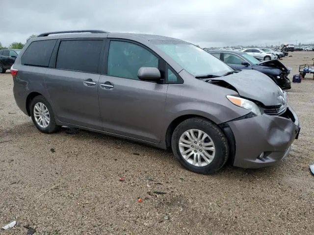 2015 TOYOTA SIENNA XLE  