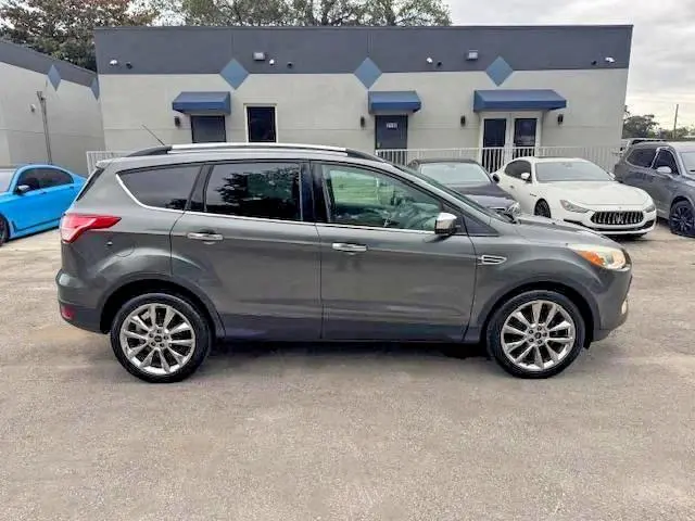 2016 FORD ESCAPE SE  