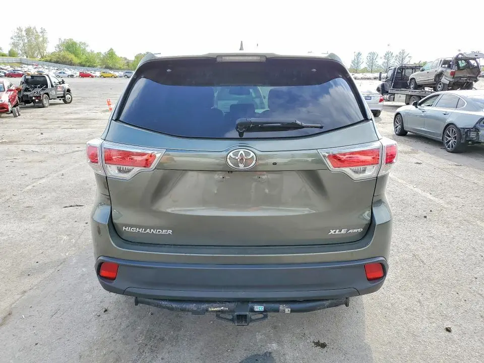 2015 TOYOTA HIGHLANDER XLE  