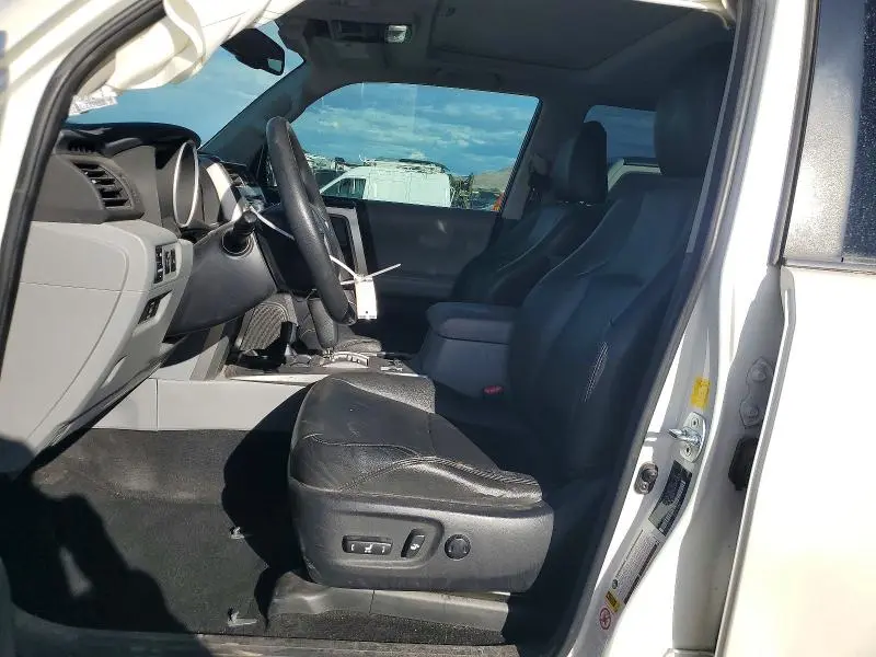 2011 TOYOTA 4RUNNER SR5  