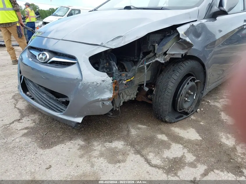2014 HYUNDAI ACCENT GLS