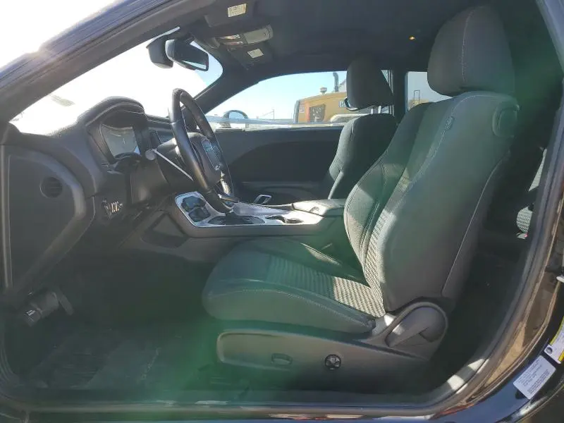 2016 DODGE CHALLENGER SXT  
