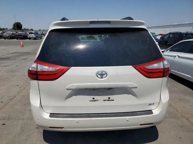 2015 TOYOTA SIENNA XLE  