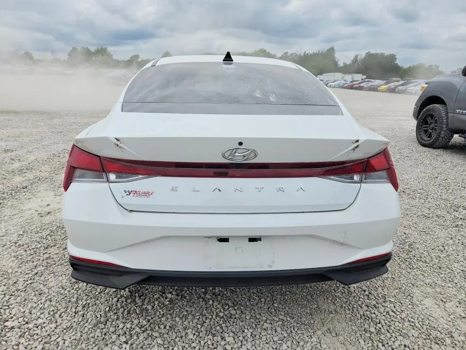 2021 HYUNDAI ELANTRA SEL  