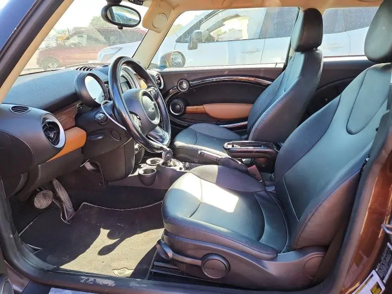 2011 MINI COOPER   