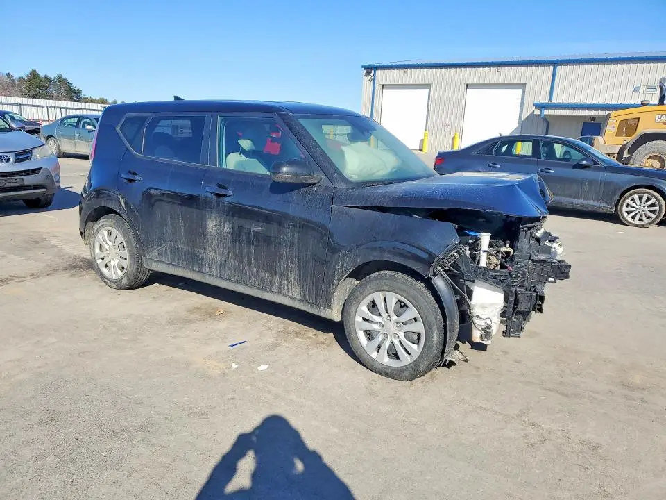 2023 KIA SOUL LX  