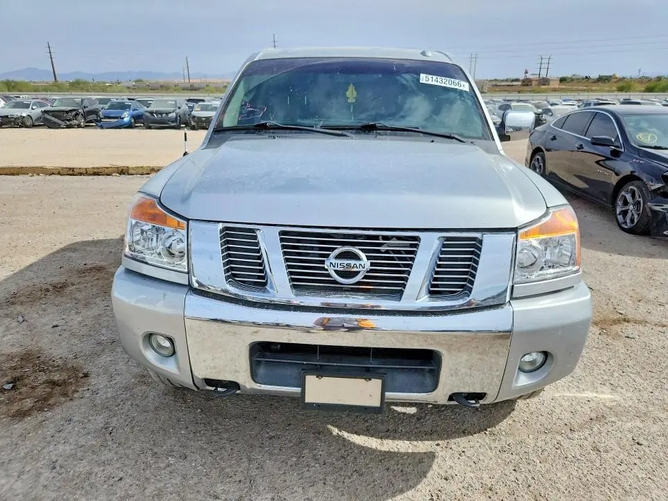 2011 NISSAN TITAN SV  