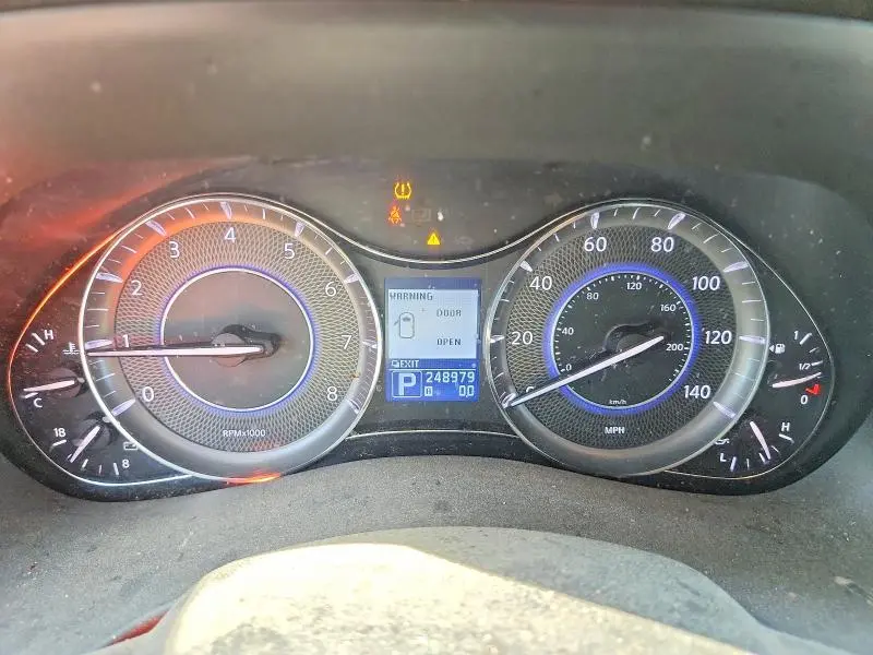 2011 INFINITI QX56 BASE  