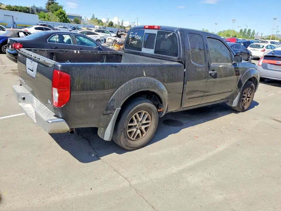 2017 NISSAN FRONTIER SV  