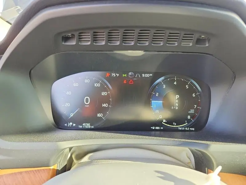 2022 VOLVO XC90 T6 MOMENTUM  