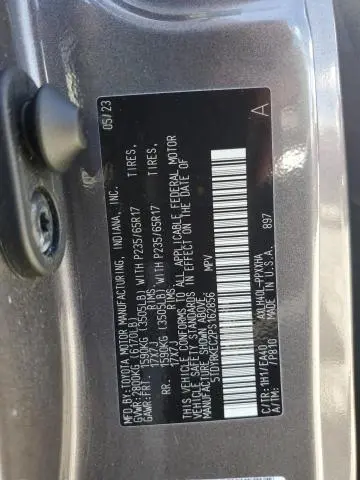 2023 TOYOTA SIENNA XLE  