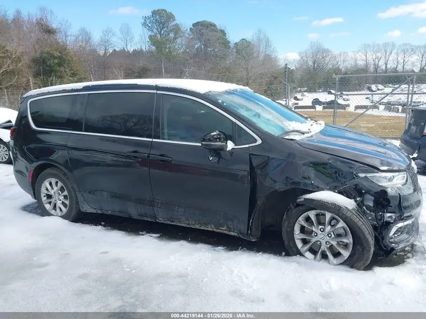 2024 CHRYSLER PACIFICA TOURING L AWD