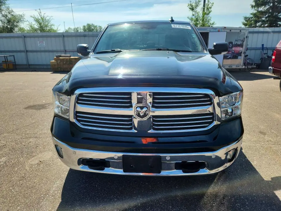 2016 RAM 1500 SLT  