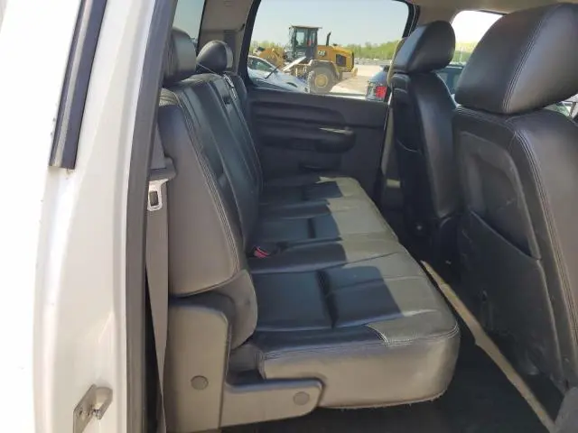 2011 GMC SIERRA K2500 SLE  