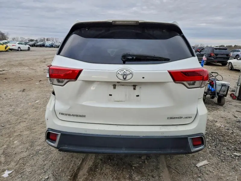 2017 TOYOTA HIGHLANDER LIMITED  