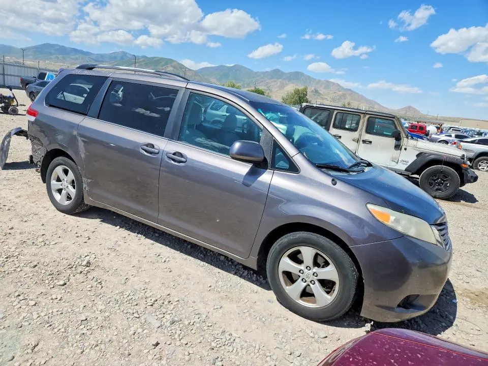 2011 TOYOTA SIENNA LE  