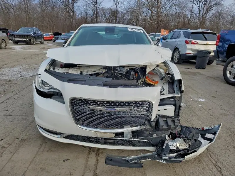 2019 CHRYSLER 300 LIMITED  