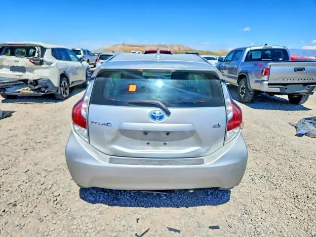 2016 TOYOTA PRIUS C TWO  