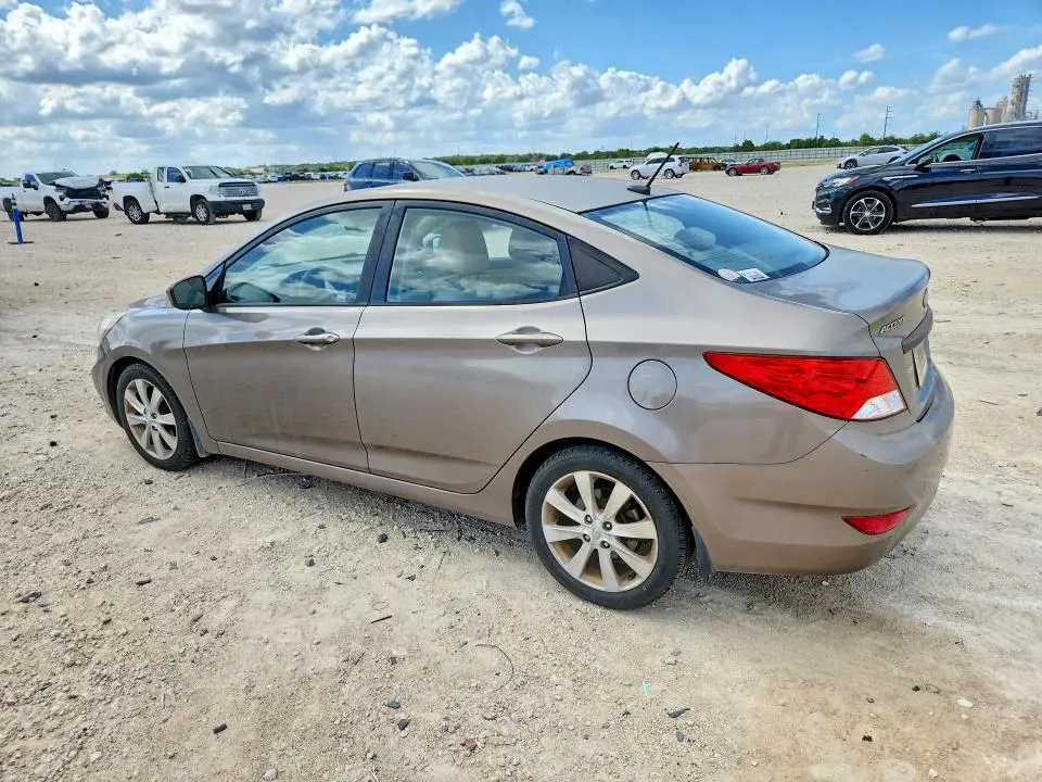 2012 HYUNDAI ACCENT GLS  