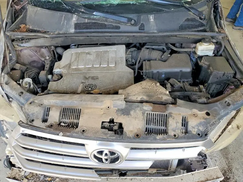 2013 TOYOTA HIGHLANDER PLUS  