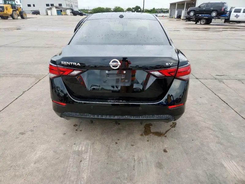 2022 NISSAN SENTRA SV  