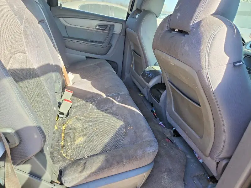 2013 CHEVROLET TRAVERSE LS  