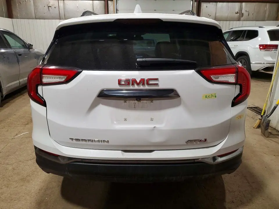 2023 GMC TERRAIN AT4  