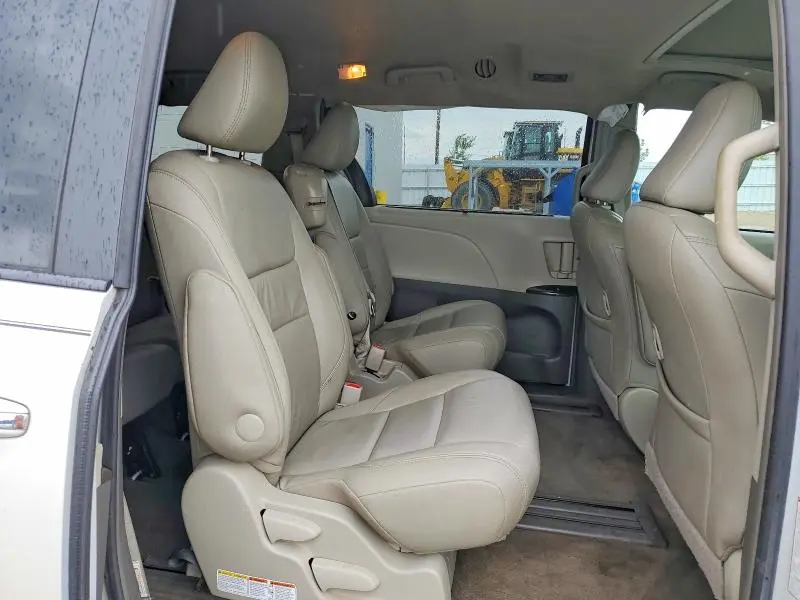2017 TOYOTA SIENNA XLE 8-PASSENGER  