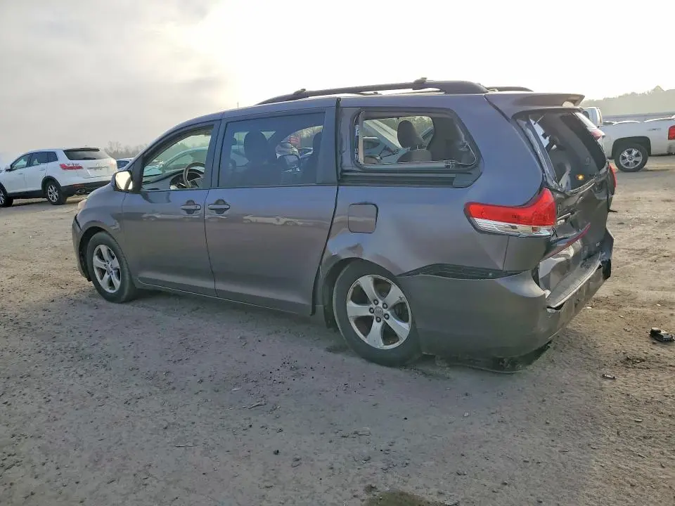 2012 TOYOTA SIENNA LE  