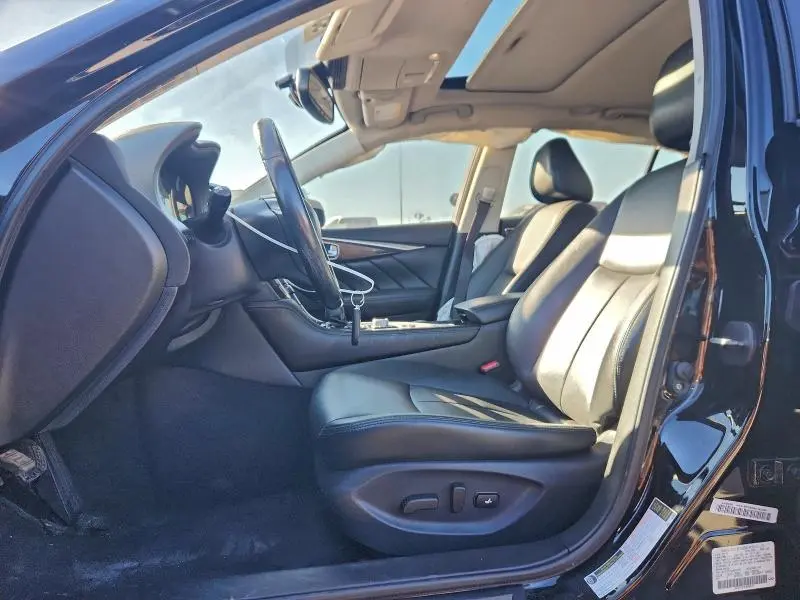 2018 INFINITI Q50 LUXE  