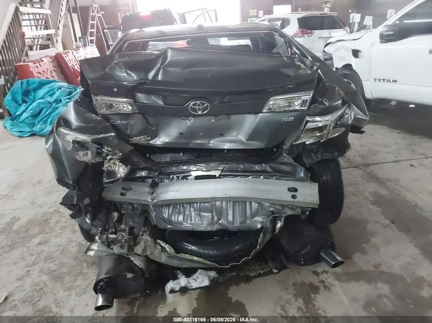 2014 TOYOTA CAMRY SE V6