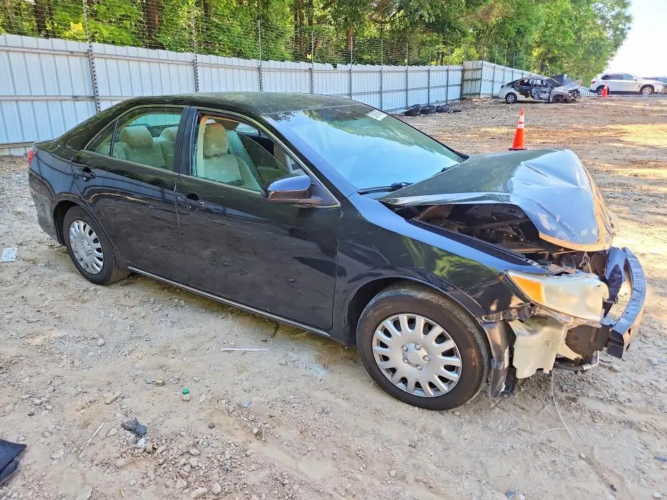 2013 TOYOTA CAMRY LE  