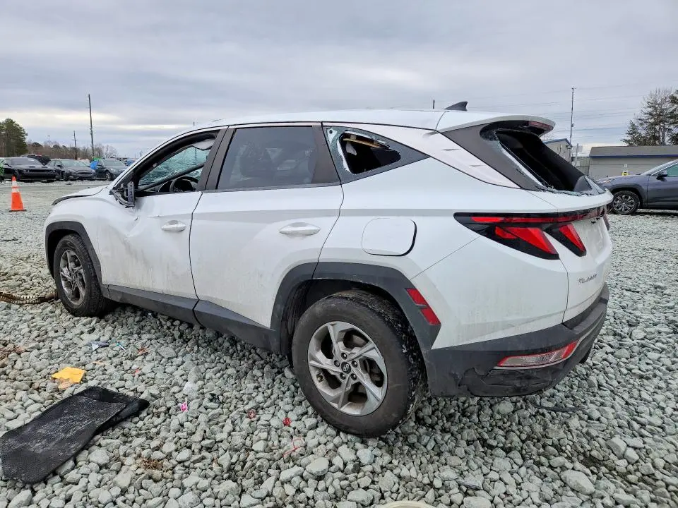 2022 HYUNDAI TUCSON SE  