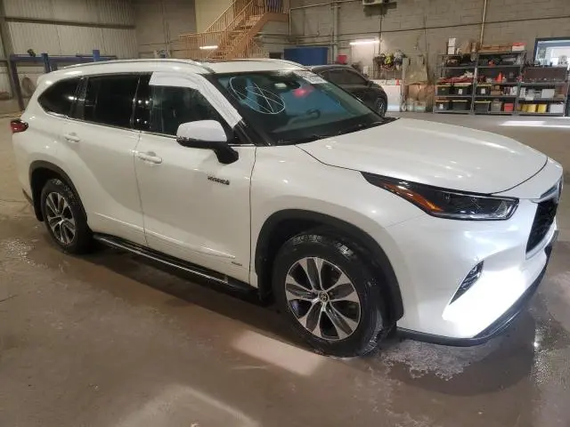 2021 TOYOTA HIGHLANDER HYBRID XLE  