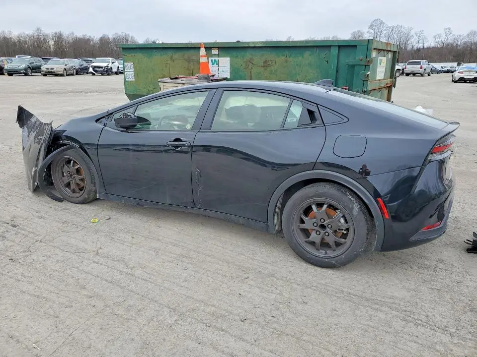 2025 TOYOTA PRIUS LE  