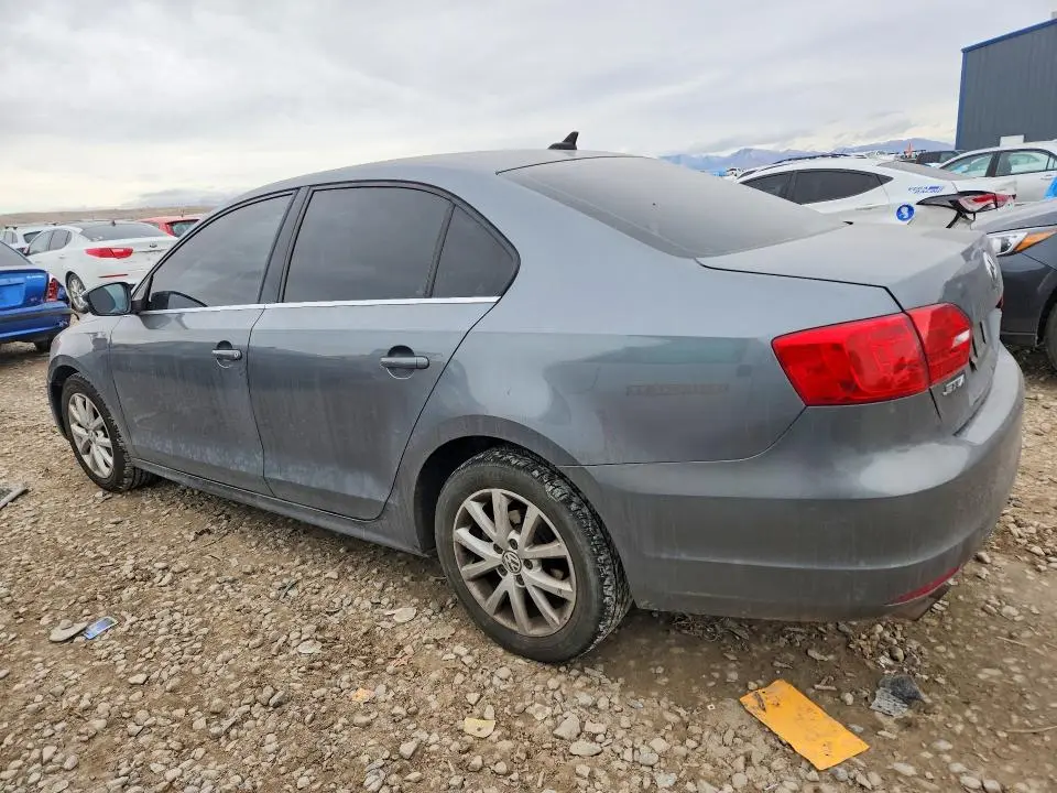 2013 VOLKSWAGEN JETTA SE  