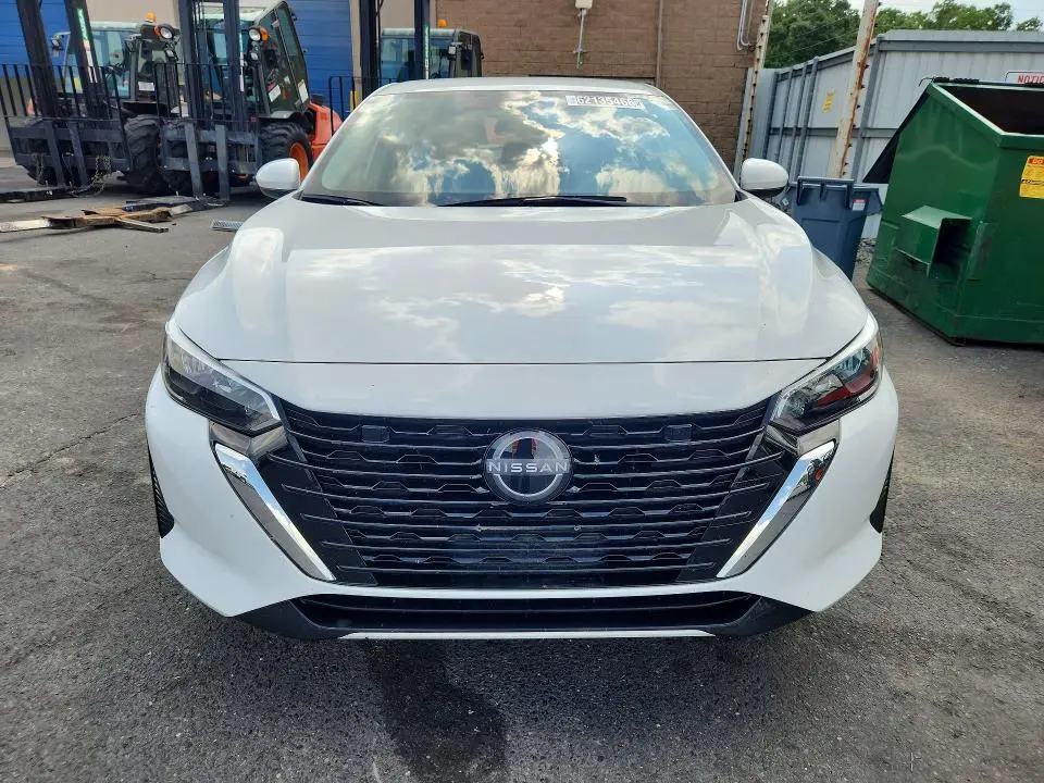 2025 NISSAN SENTRA SV  
