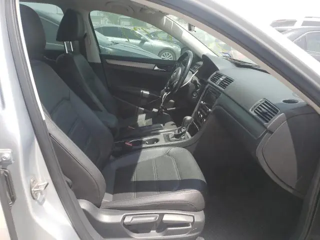 2015 VOLKSWAGEN PASSAT SE