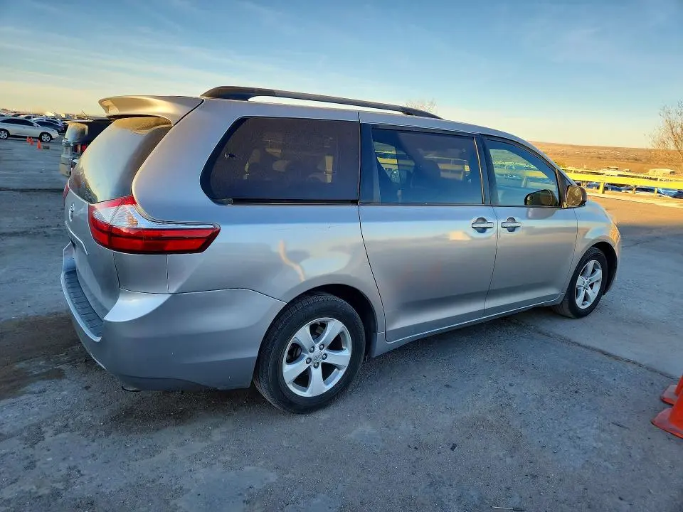 2015 TOYOTA SIENNA LE 8-PASSENGER  