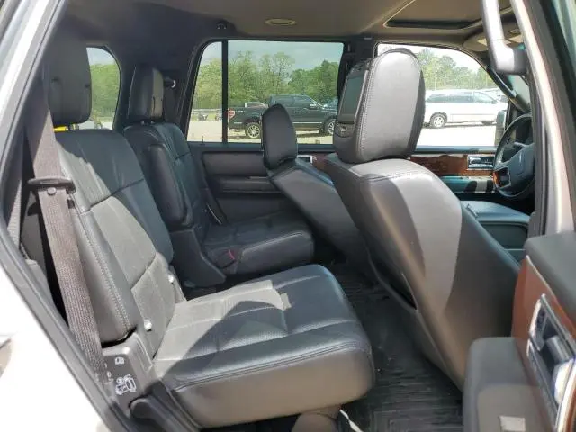 2011 LINCOLN NAVIGATOR   